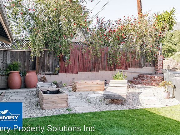 3rd image of 4005 Canyon Dell Dr