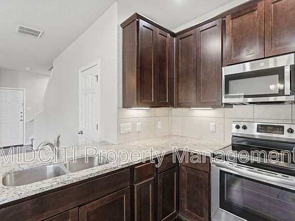 4th image of 1134 Renee St