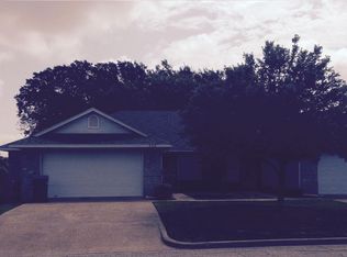 520 Shady Park Trl, Hewitt, TX 76643