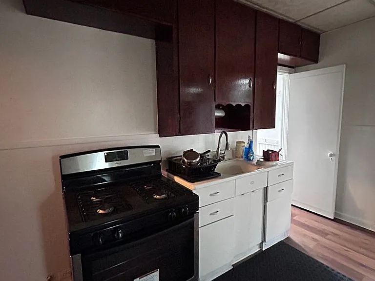 52 Walden Ave — Photo 3