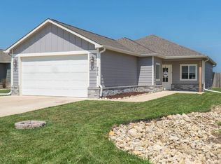 9915 Weeping Willow Dr, Manhattan, KS 66502