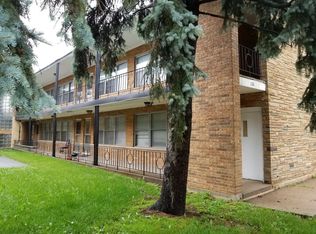 148 Ann St APT 12, Clarendon Hills, IL 60514