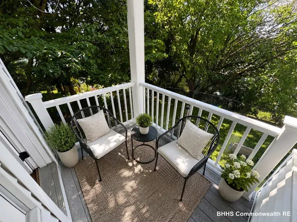 37 Hillcrest Cir, Watertown, MA