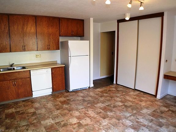 4th image of 11035 Westwind Ct