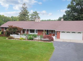 6095 Seven Mile Rd, South Lyon, MI 48178