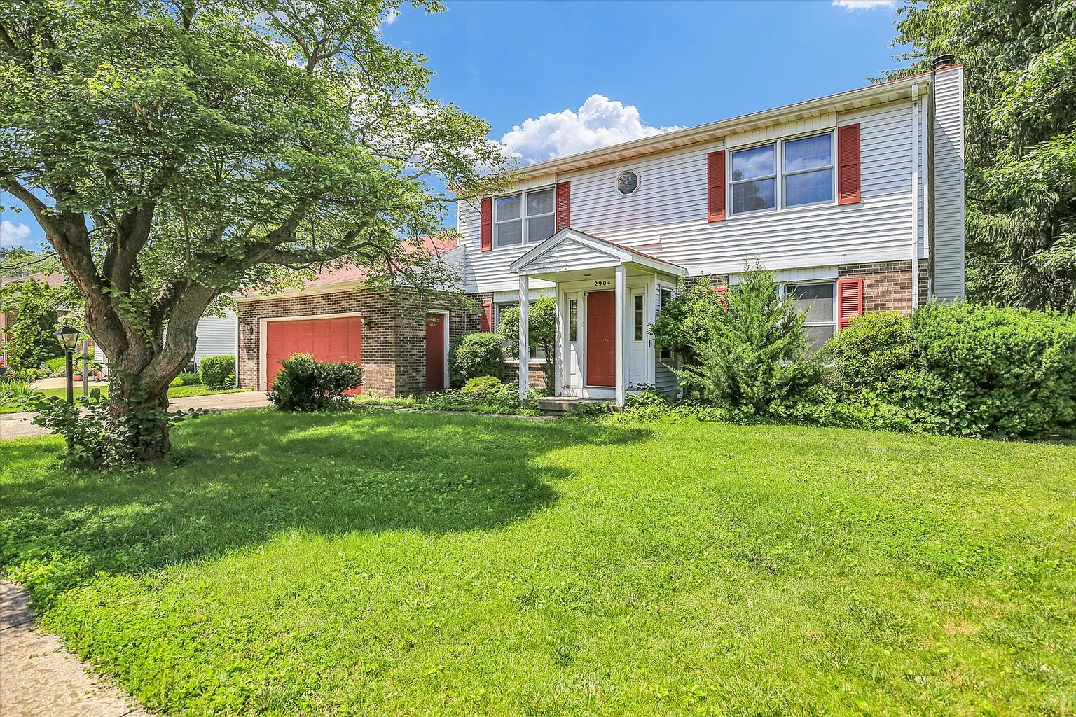2904 Robeson Park Dr photo 1