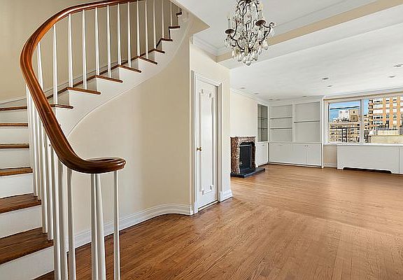 3rd image of 8 E 83rd St #A