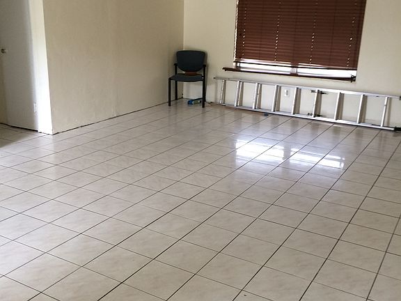 5th image of 16940 NE 8th Pl