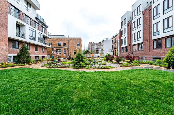 Rented by Nooklyn NYC LLC | media 73