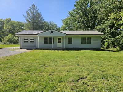 450 W Saddle Club Rd, Bonnie, IL, 62816