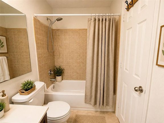 5th image of 2657 Lenox Rd NE APT 220
