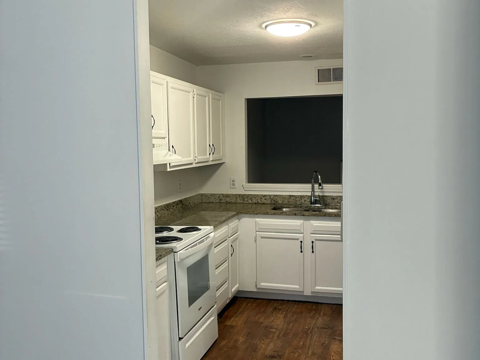 2 bed, $1,200 — Photo 4
