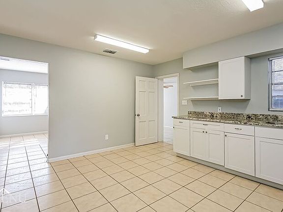 3rd image of 1212 E Palifox St