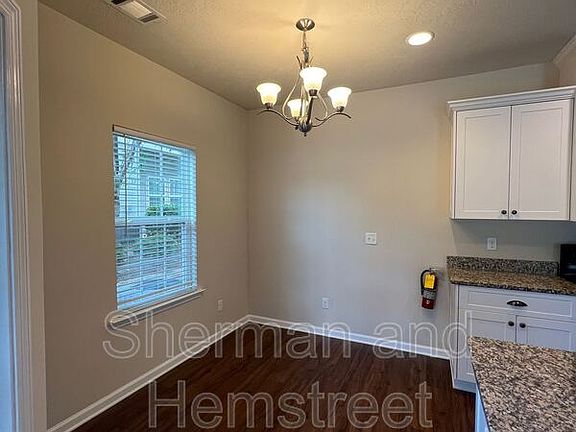 4th image of 1001 Joiner Cir Unit 1001