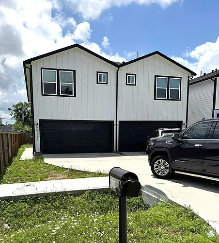 9911 Porto Rico Rd Photo 1