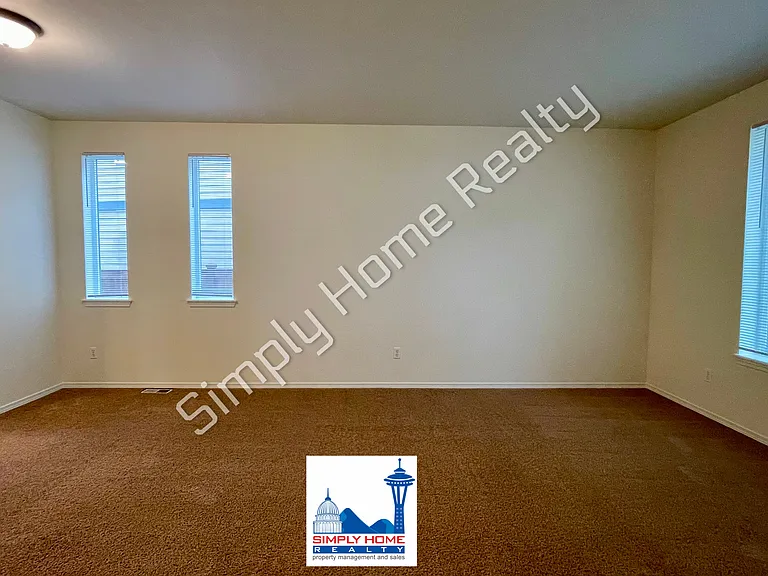 6546 36th Ln SE — Photo 4