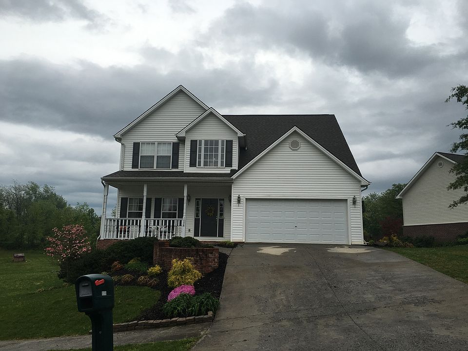 1098 Carriage Hills Place