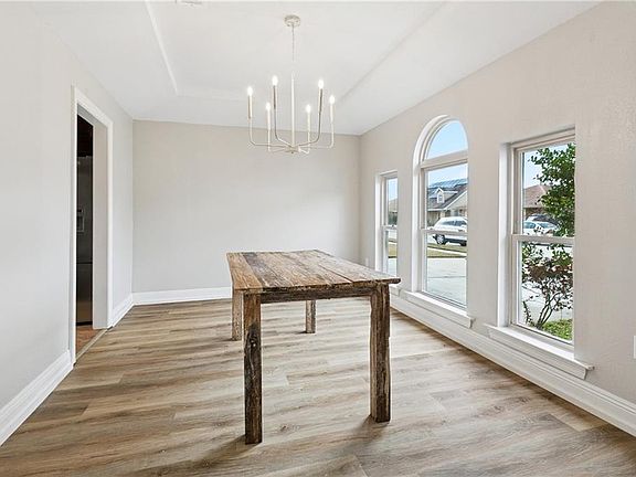 5th image of 3417 Karen Dr