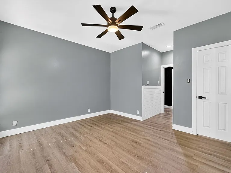4910 Kingsboro Ct — Photo 35