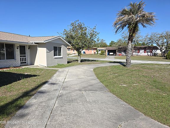 2nd image of 6568 Treehaven Dr