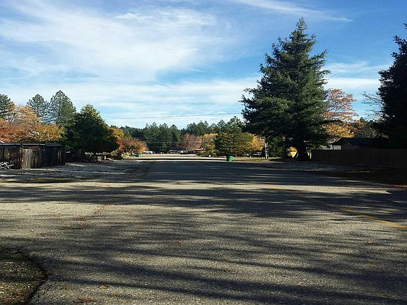 4th image of 276 Sierra Way