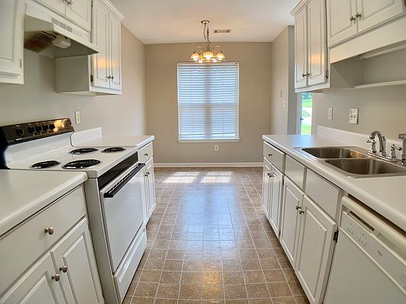 3rd image of 305 Crawford Mill Ln