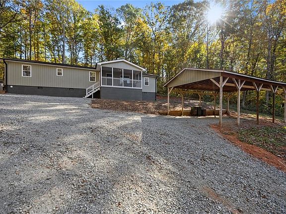 2nd image of 1193 Riverview Blvd