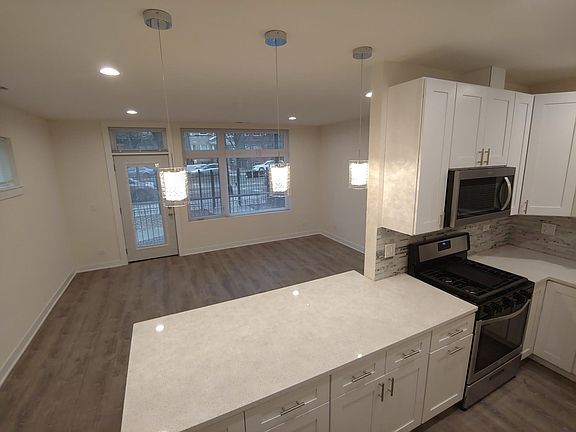 4th image of 2041 N Kedzie Ave #4