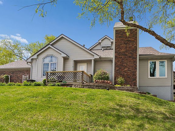 2nd image of 6809 Sharon Dr