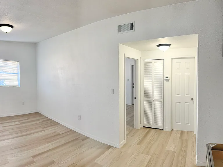 318 Woodland Ave — Photo 4