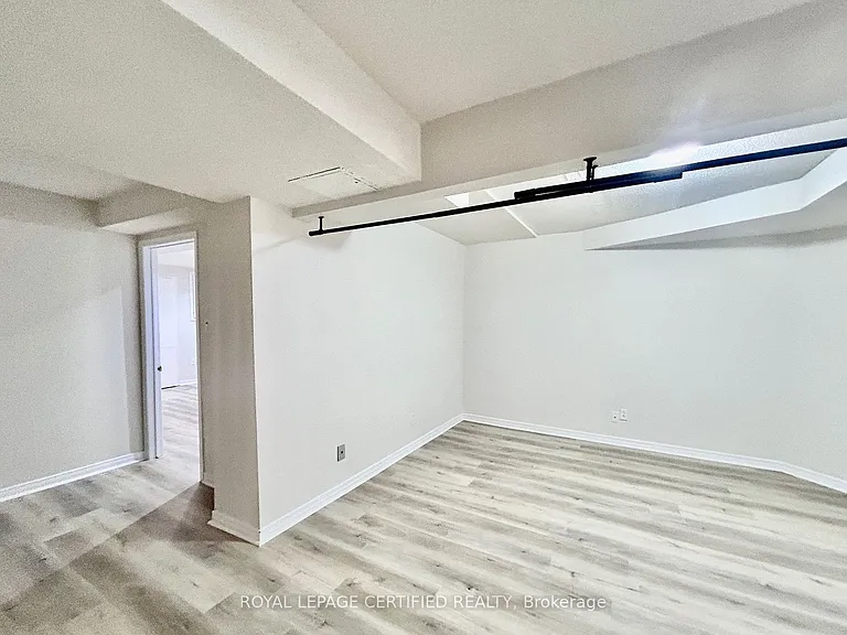 961 Stargazer Dr #BASEMENT — Photo 14