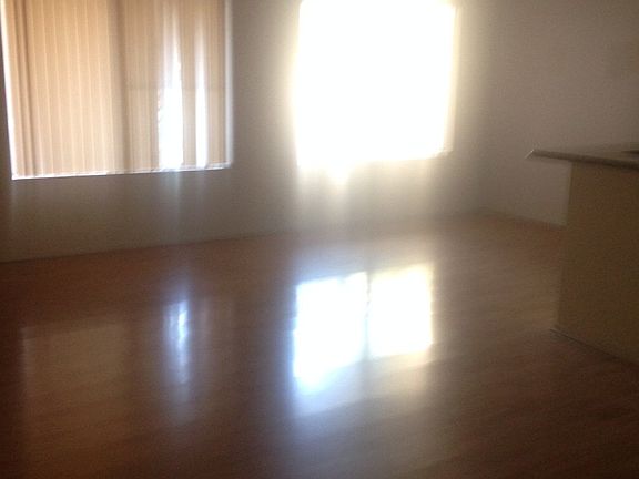 4th image of 6039 Whitsett Ave APT 105