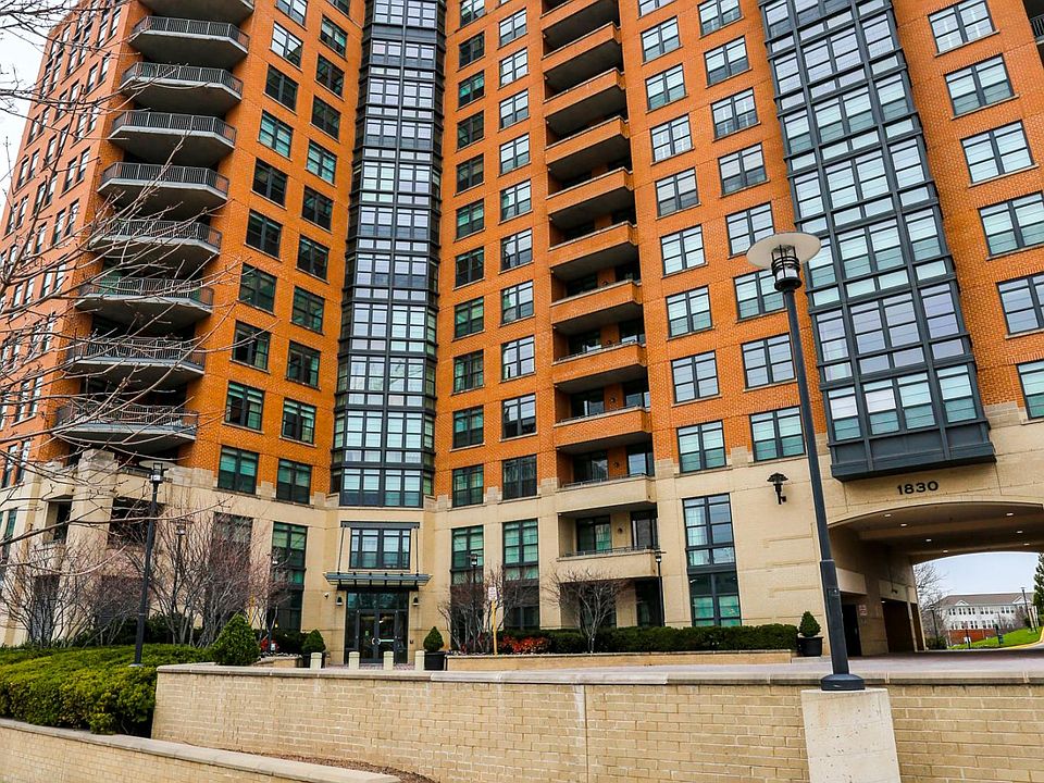 1st image of 1830 Fountain Dr Unit 204