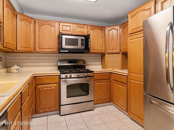5th image of 841 N York St APT 408