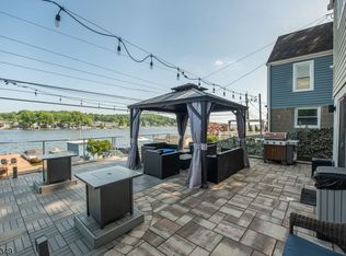 33 S Lakeside Ave, Lake Hopatcong, NJ 07849