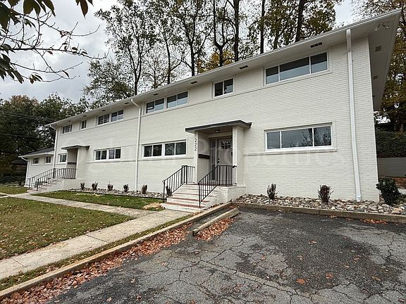 2nd image of 220 N Hawthorne Rd #1503