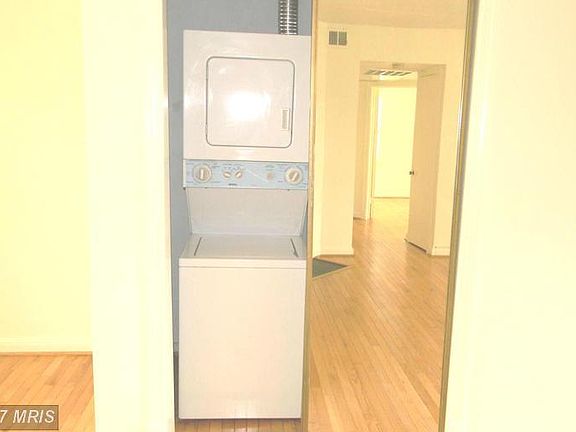 5th image of 2701 Arlington Blvd APT 101