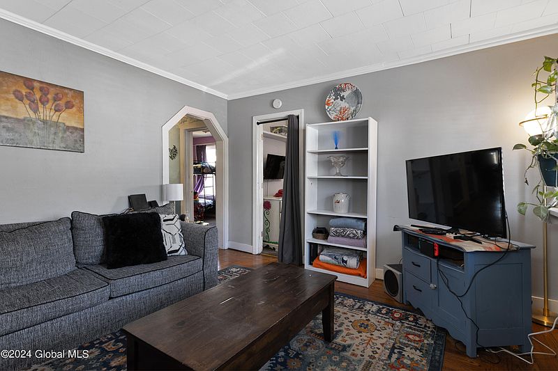 4th image of 128 Johnston Avenue