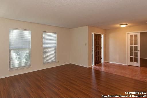 3rd image of 14047 Cedar Ml
