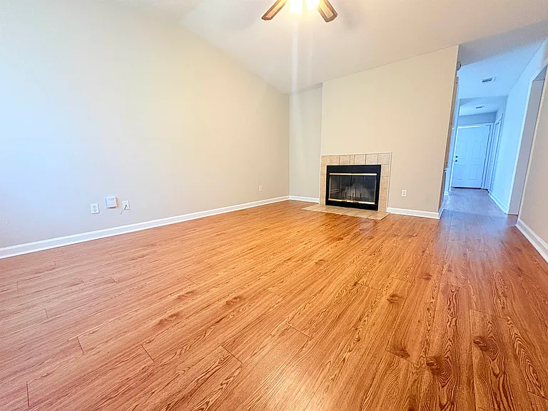 368 Belmont Rd #A — Photo 2