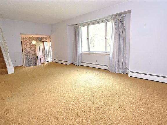 2nd image of 61 Brentwood Ln