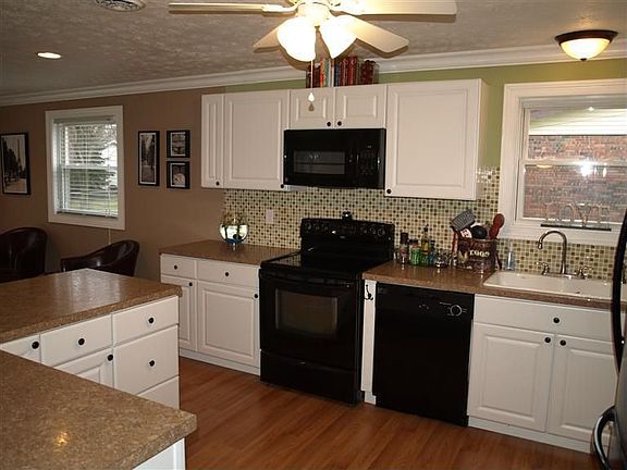 3rd image of 4324 Fernbrook St