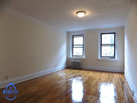 5th image of 4309 40th St APT 3J