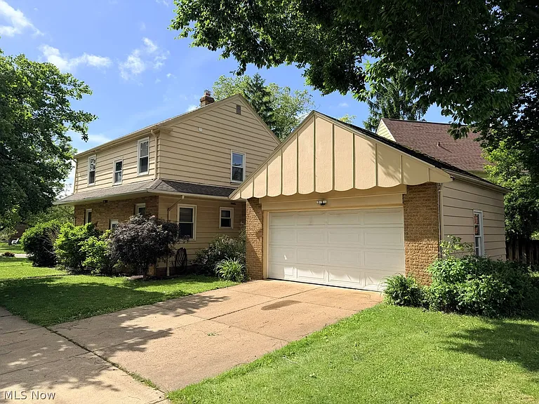2267 Edgerton Rd — Photo 2