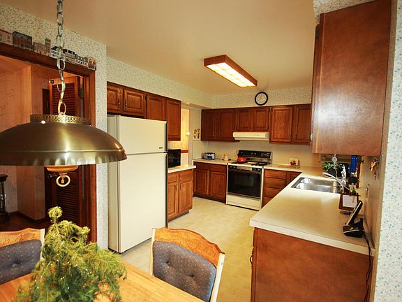 5th image of 2142 Terrace Van Dr NE