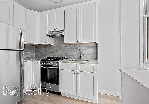 2nd image of 144 Nelson St Floor 2
