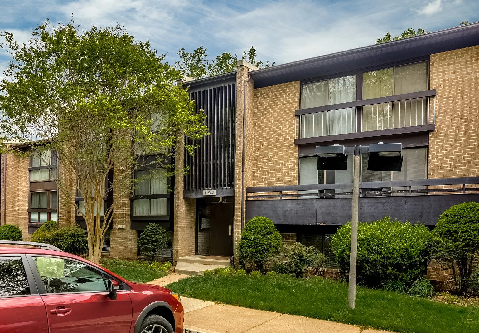 2 bed, 2.0 bath, 1249 sqft, $2,600 — Photo 1