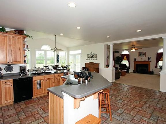 5th image of 129 Claiborne Fields Dr