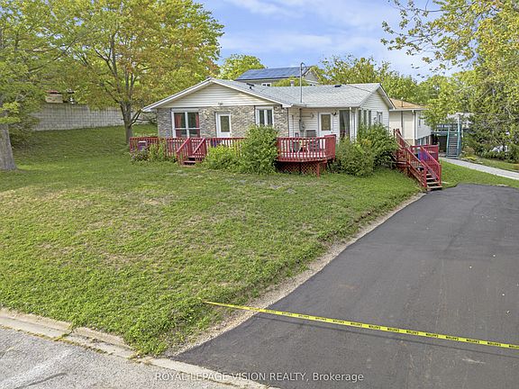 2nd image of 43 Lavinia St N Unit B
