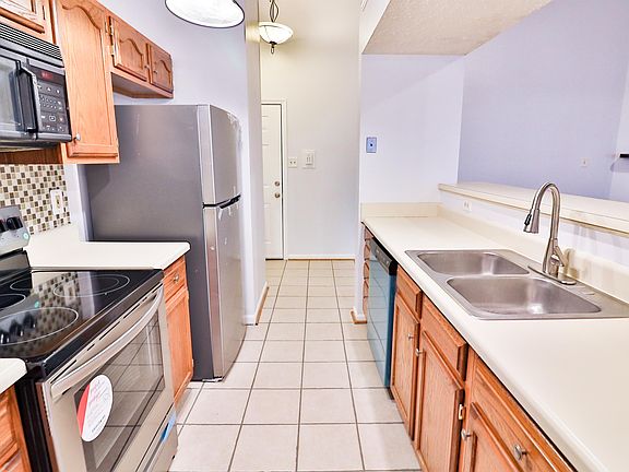 4th image of 13110 Briarcliff Ter APT 610